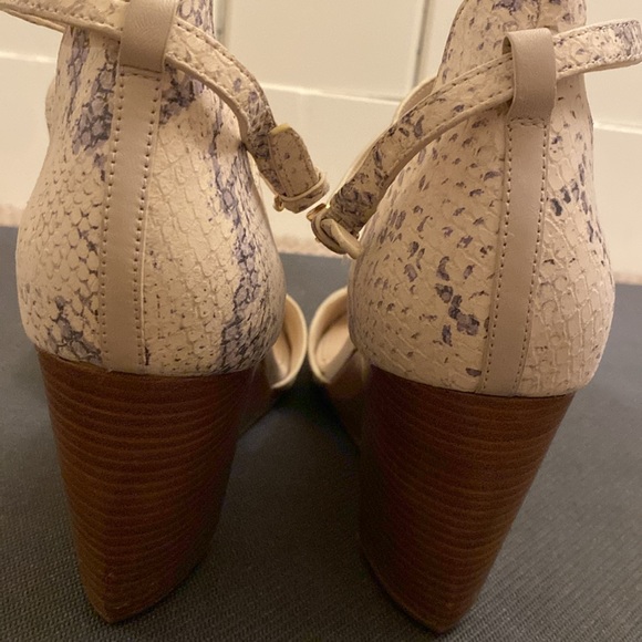 Cole Haan 9.5  Sadie Wedge sandal snake print - Picture 4 of 7